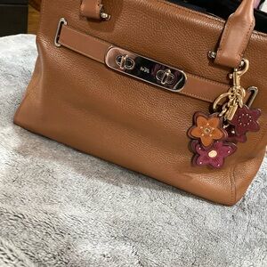 Coach  Swagger 21 Pebble Leather Satchel Carryall Bag Saddle Brown
